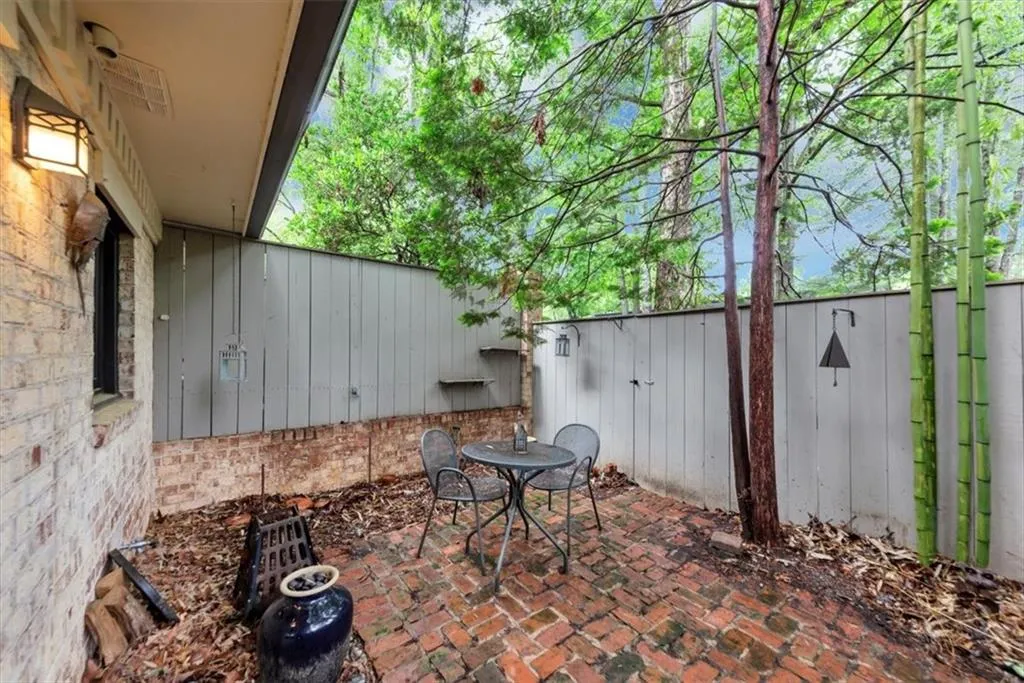 57 Cantey Place Nw, Atlanta, Georgia 30327, 2 Bedrooms Bedrooms, ,1 BathroomBathrooms,Residential,For Sale,57 Cantey Place Nw,7590898