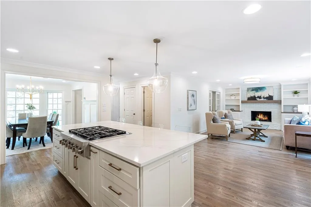 515 Bridgewater Drive, Atlanta, Georgia 30328, 5 Bedrooms Bedrooms, ,4 BathroomsBathrooms,Residential,Sold,515 Bridgewater Drive,6870557