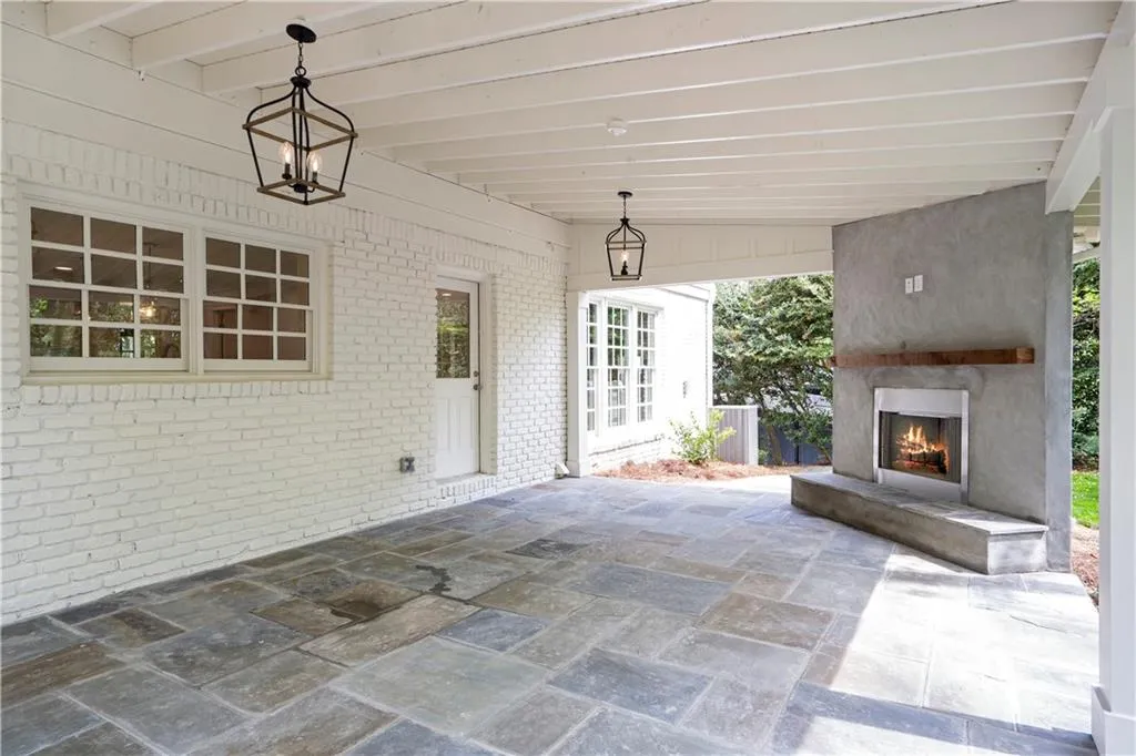 515 Bridgewater Drive, Atlanta, Georgia 30328, 5 Bedrooms Bedrooms, ,4 BathroomsBathrooms,Residential,Sold,515 Bridgewater Drive,6870557