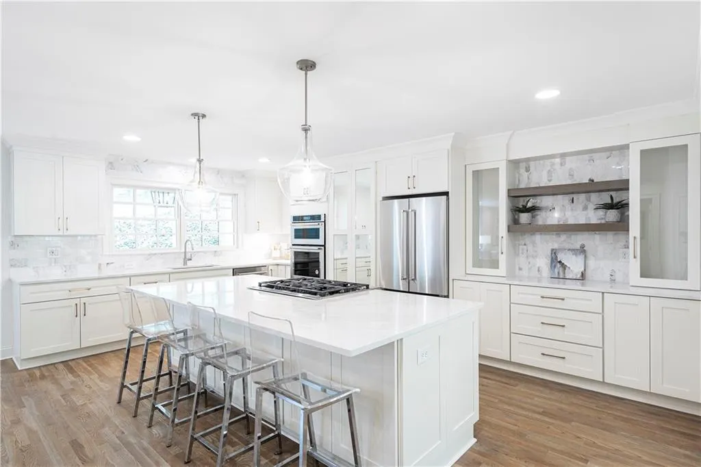 515 Bridgewater Drive, Atlanta, Georgia 30328, 5 Bedrooms Bedrooms, ,4 BathroomsBathrooms,Residential,Sold,515 Bridgewater Drive,6870557