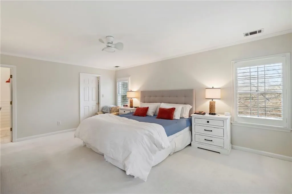 210 Marsh Glen Point, Sandy Springs, Georgia 30328, 5 Bedrooms Bedrooms, ,5 BathroomsBathrooms,Residential,Sold,210 Marsh Glen Point,7397715