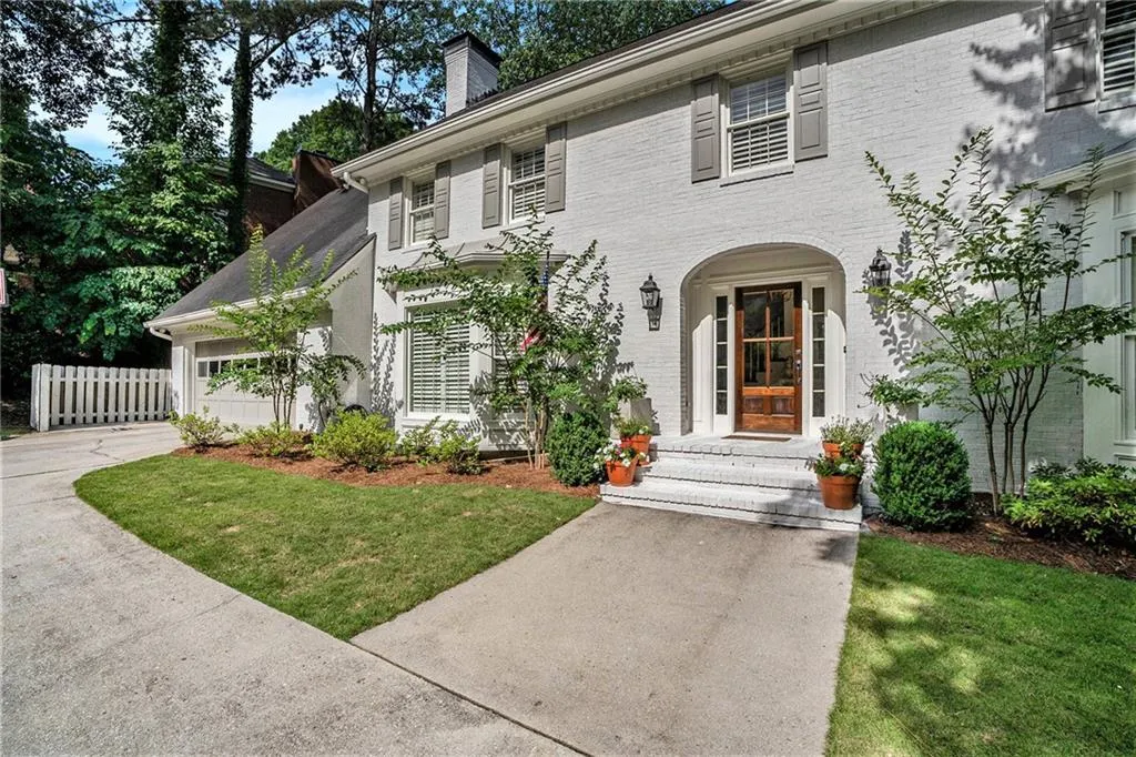210 Marsh Glen Point, Sandy Springs, Georgia 30328, 5 Bedrooms Bedrooms, ,5 BathroomsBathrooms,Residential,Sold,210 Marsh Glen Point,7397715