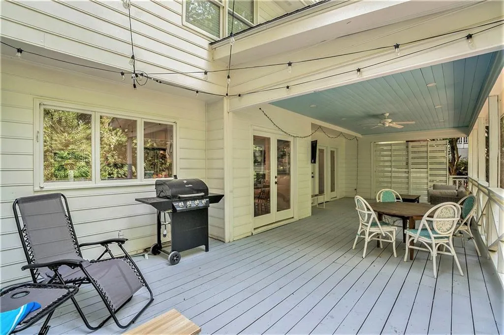 210 Marsh Glen Point, Sandy Springs, Georgia 30328, 5 Bedrooms Bedrooms, ,5 BathroomsBathrooms,Residential,Sold,210 Marsh Glen Point,7397715