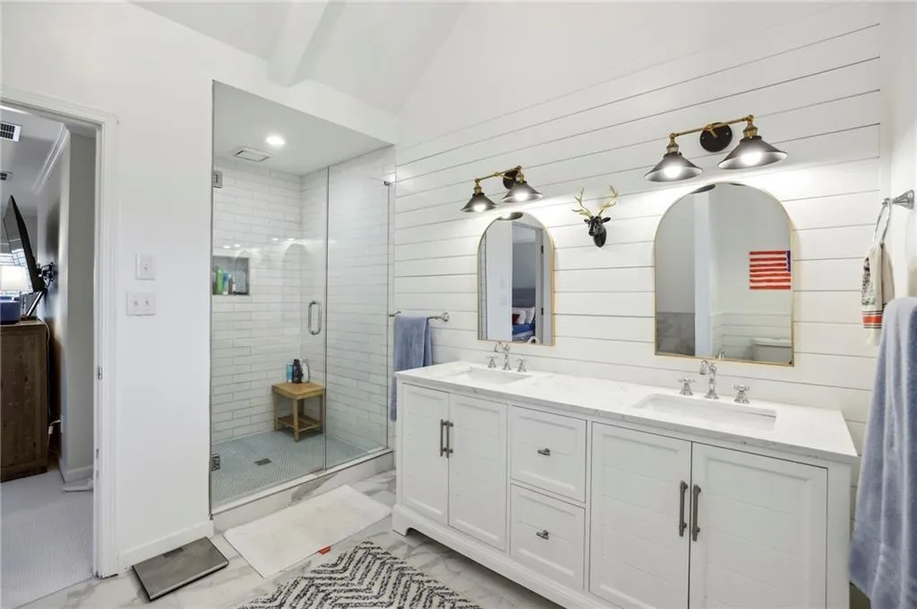 210 Marsh Glen Point, Sandy Springs, Georgia 30328, 5 Bedrooms Bedrooms, ,5 BathroomsBathrooms,Residential,Sold,210 Marsh Glen Point,7397715