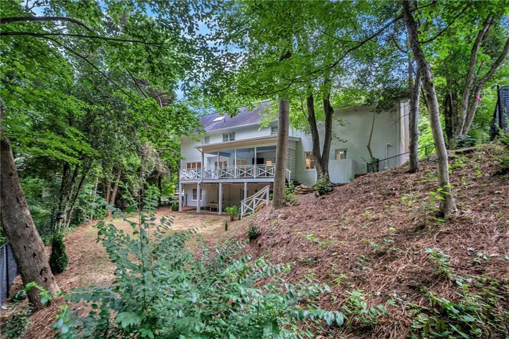 210 Marsh Glen Point, Sandy Springs, Georgia 30328, 5 Bedrooms Bedrooms, ,5 BathroomsBathrooms,Residential,Sold,210 Marsh Glen Point,7397715