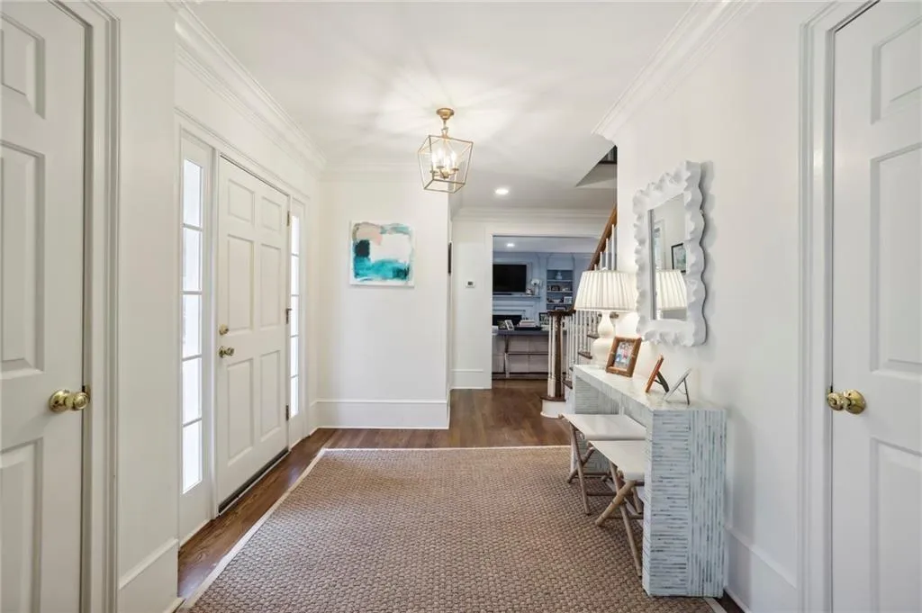 210 Marsh Glen Point, Sandy Springs, Georgia 30328, 5 Bedrooms Bedrooms, ,5 BathroomsBathrooms,Residential,Sold,210 Marsh Glen Point,7397715