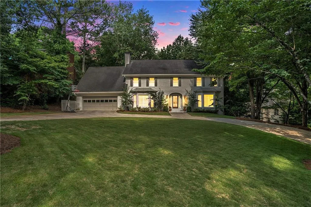 210 Marsh Glen Point, Sandy Springs, Georgia 30328, 5 Bedrooms Bedrooms, ,5 BathroomsBathrooms,Residential,Sold,210 Marsh Glen Point,7397715
