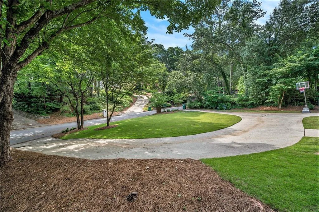 210 Marsh Glen Point, Sandy Springs, Georgia 30328, 5 Bedrooms Bedrooms, ,5 BathroomsBathrooms,Residential,Sold,210 Marsh Glen Point,7397715
