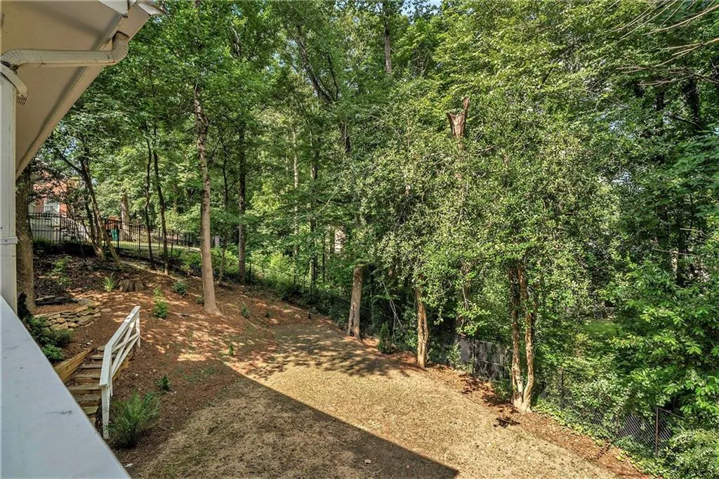 210 Marsh Glen Point, Sandy Springs, Georgia 30328, 5 Bedrooms Bedrooms, ,5 BathroomsBathrooms,Residential,Sold,210 Marsh Glen Point,7397715