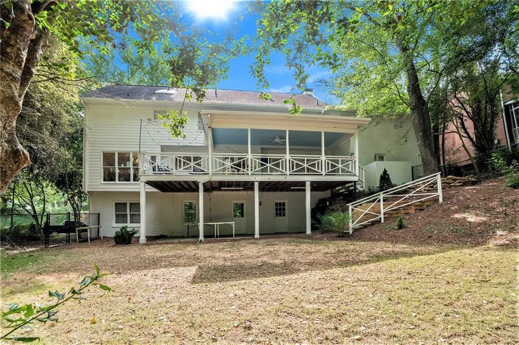 210 Marsh Glen Point, Sandy Springs, Georgia 30328, 5 Bedrooms Bedrooms, ,5 BathroomsBathrooms,Residential,Sold,210 Marsh Glen Point,7397715