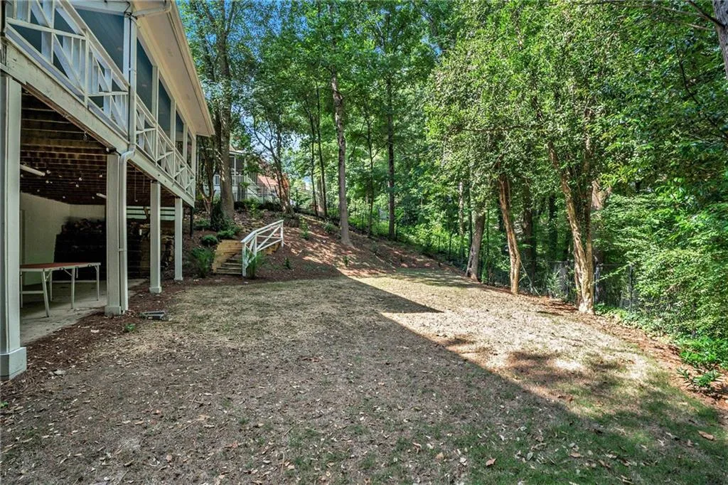 210 Marsh Glen Point, Sandy Springs, Georgia 30328, 5 Bedrooms Bedrooms, ,5 BathroomsBathrooms,Residential,Sold,210 Marsh Glen Point,7397715