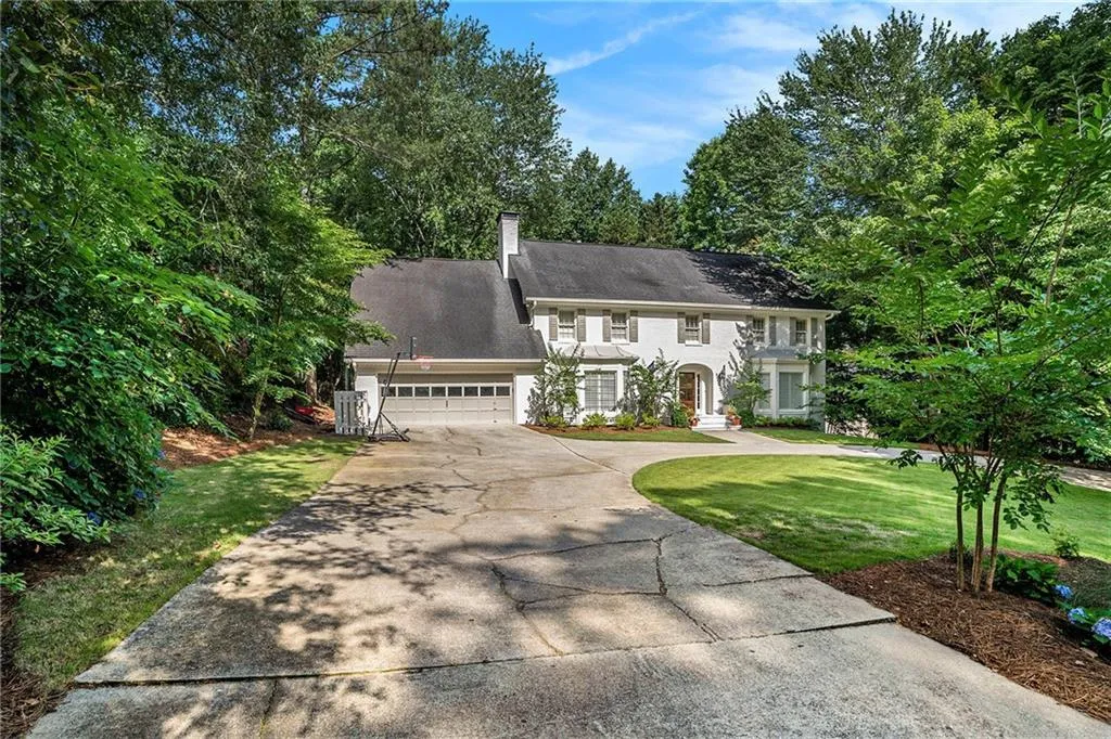 210 Marsh Glen Point, Sandy Springs, Georgia 30328, 5 Bedrooms Bedrooms, ,5 BathroomsBathrooms,Residential,Sold,210 Marsh Glen Point,7397715