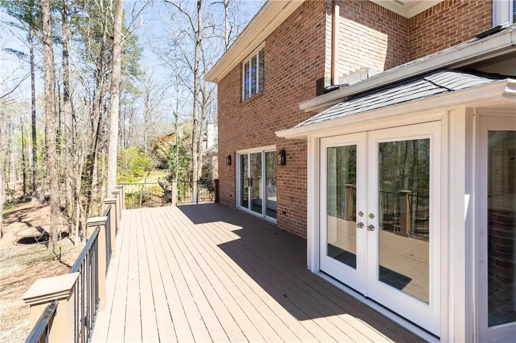 300 Skyridge Drive, Sandy Springs, Georgia 30350, 4 Bedrooms Bedrooms, ,3 BathroomsBathrooms,Residential,Sold,300 Skyridge Drive,6109041