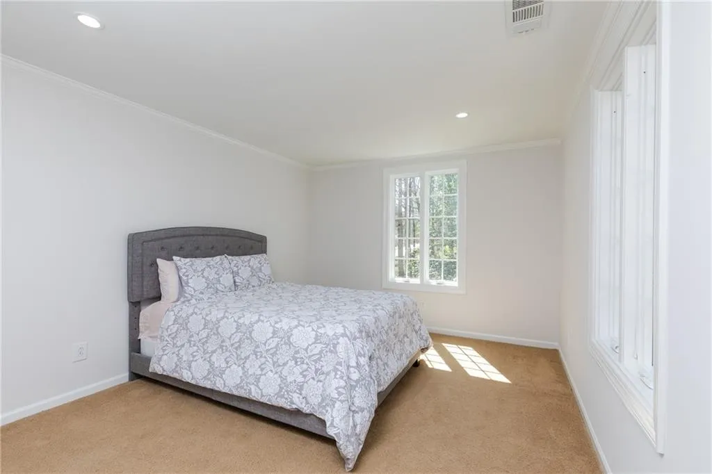 300 Skyridge Drive, Sandy Springs, Georgia 30350, 4 Bedrooms Bedrooms, ,3 BathroomsBathrooms,Residential,Sold,300 Skyridge Drive,6109041