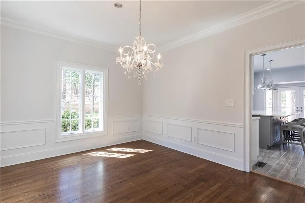 300 Skyridge Drive, Sandy Springs, Georgia 30350, 4 Bedrooms Bedrooms, ,3 BathroomsBathrooms,Residential,Sold,300 Skyridge Drive,6109041
