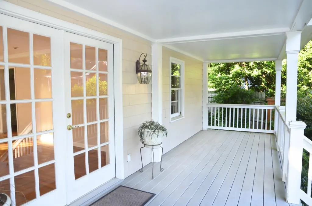 1233 Goodwin Road, Atlanta, Georgia 30324, 2 Bedrooms Bedrooms, ,2 BathroomsBathrooms,Residential,Sold,1233 Goodwin Road,5740470