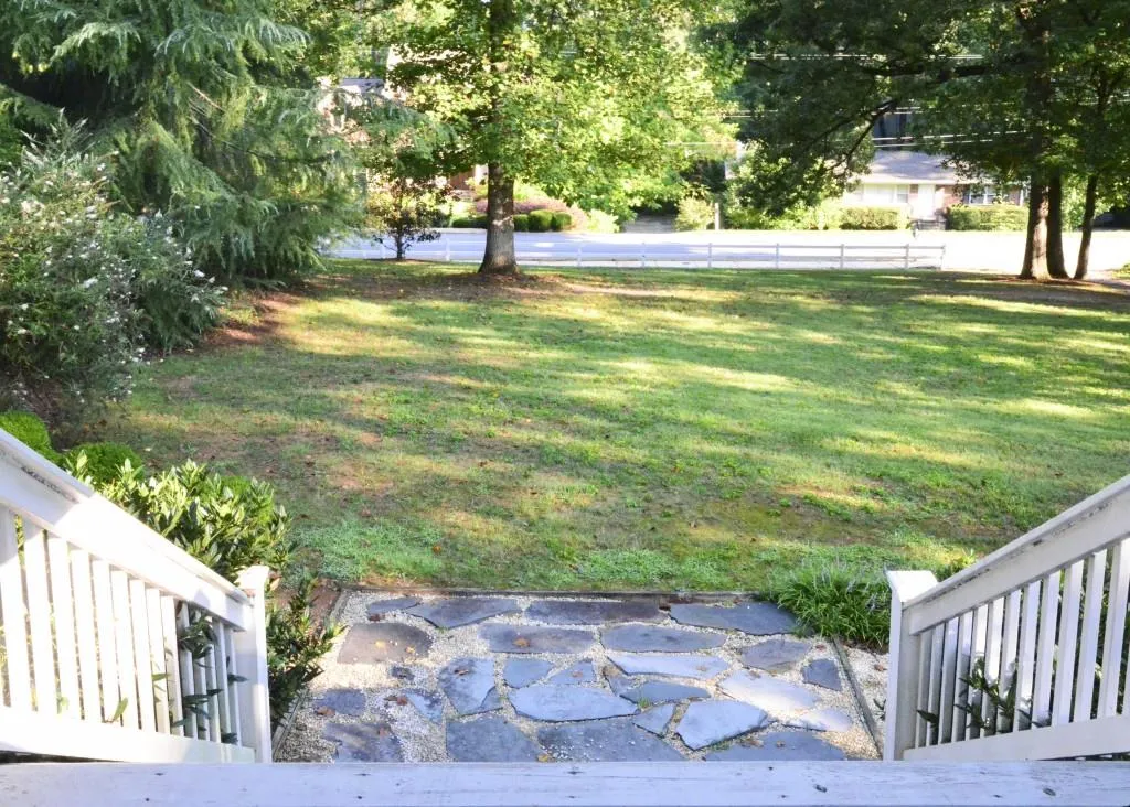 1233 Goodwin Road, Atlanta, Georgia 30324, 2 Bedrooms Bedrooms, ,2 BathroomsBathrooms,Residential,Sold,1233 Goodwin Road,5740470