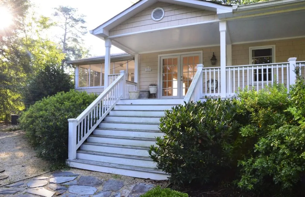 1233 Goodwin Road, Atlanta, Georgia 30324, 2 Bedrooms Bedrooms, ,2 BathroomsBathrooms,Residential,Sold,1233 Goodwin Road,5740470