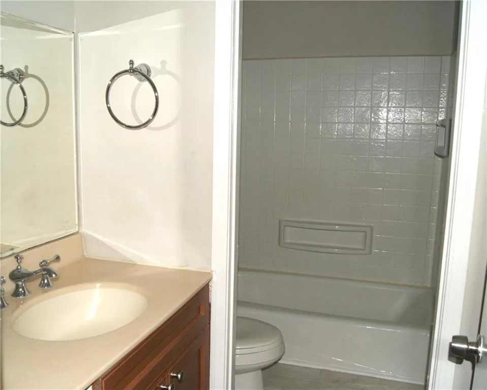 5681 Kingsport Drive Ne, Atlanta, Georgia 30342, 2 Bedrooms Bedrooms, ,1 BathroomBathrooms,Residential,Sold,5681 Kingsport Drive Ne,6546720