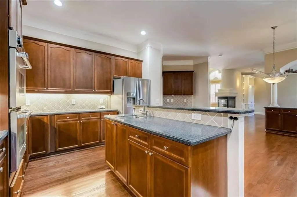 350 Wembley Circle, Atlanta, Georgia 30328, 3 Bedrooms Bedrooms, ,3 BathroomsBathrooms,Residential,Sold,350 Wembley Circle,6967045