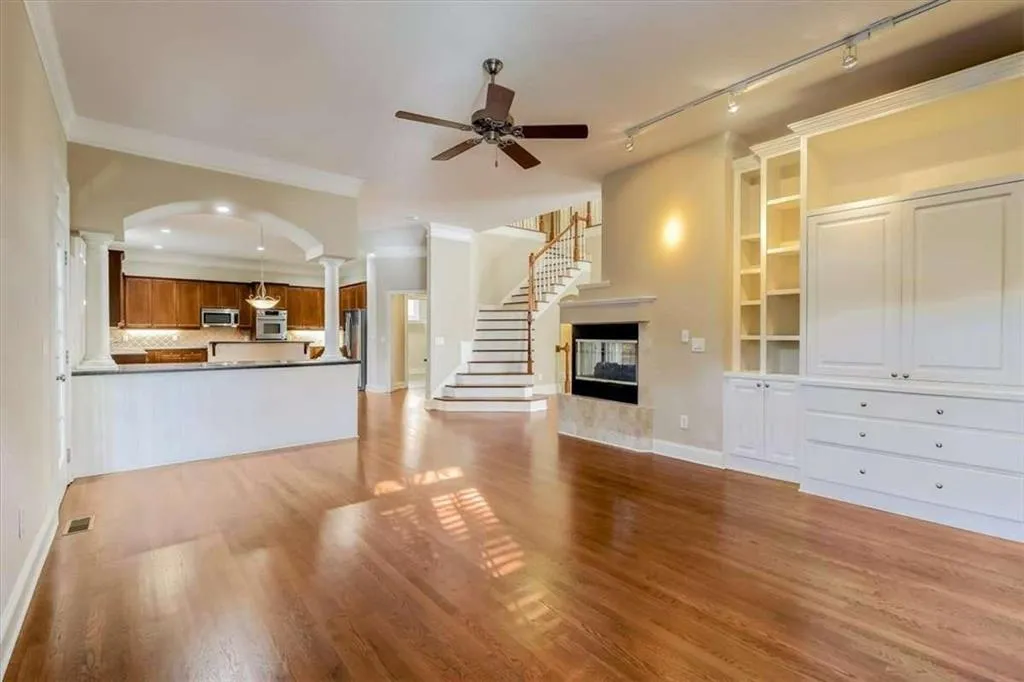 350 Wembley Circle, Atlanta, Georgia 30328, 3 Bedrooms Bedrooms, ,3 BathroomsBathrooms,Residential,Sold,350 Wembley Circle,6967045