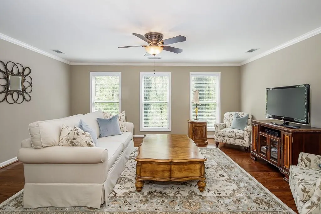 5095 Nesbit Ferry Lane, Sandy Springs, Georgia 30350, 4 Bedrooms Bedrooms, ,3 BathroomsBathrooms,Residential,Sold,5095 Nesbit Ferry Lane,6537279