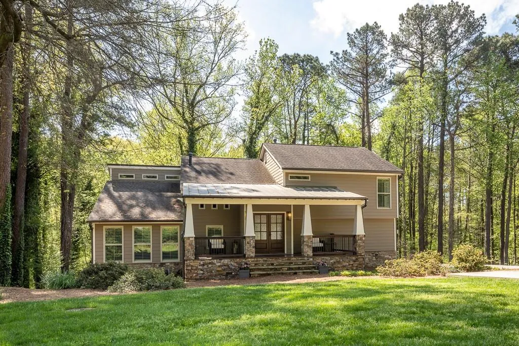 5095 Nesbit Ferry Lane, Sandy Springs, Georgia 30350, 4 Bedrooms Bedrooms, ,3 BathroomsBathrooms,Residential,Sold,5095 Nesbit Ferry Lane,6537279
