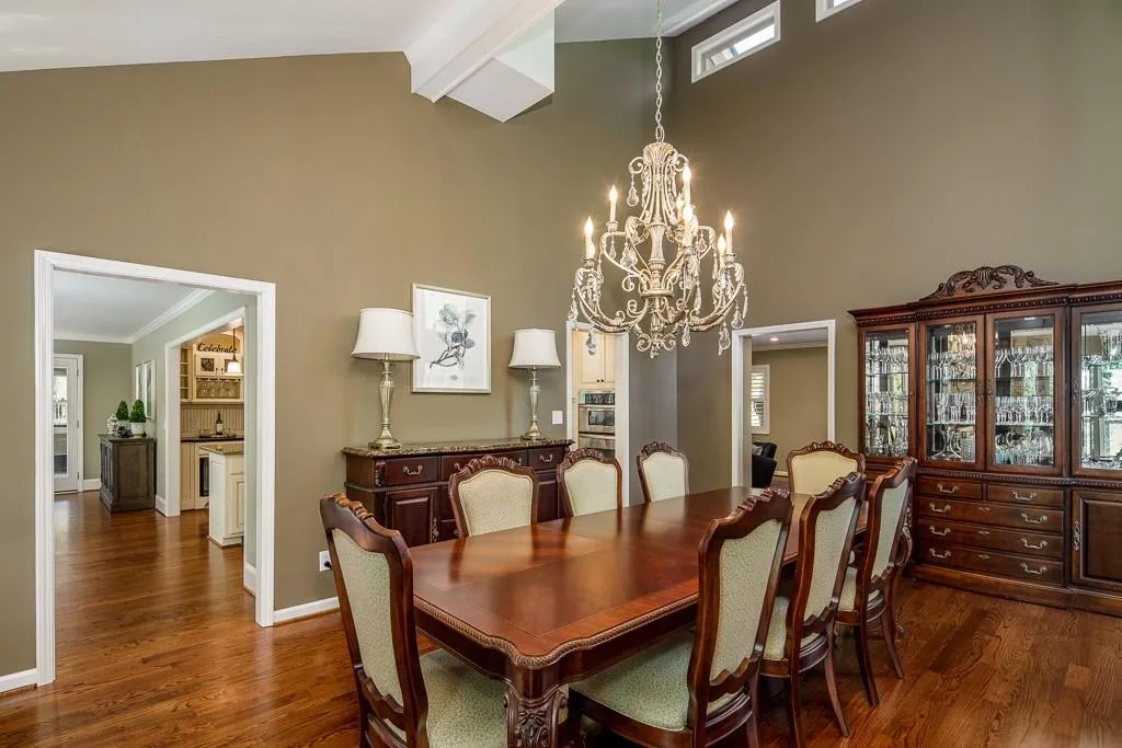 5095 Nesbit Ferry Lane, Sandy Springs, Georgia 30350, 4 Bedrooms Bedrooms, ,3 BathroomsBathrooms,Residential,Sold,5095 Nesbit Ferry Lane,6537279