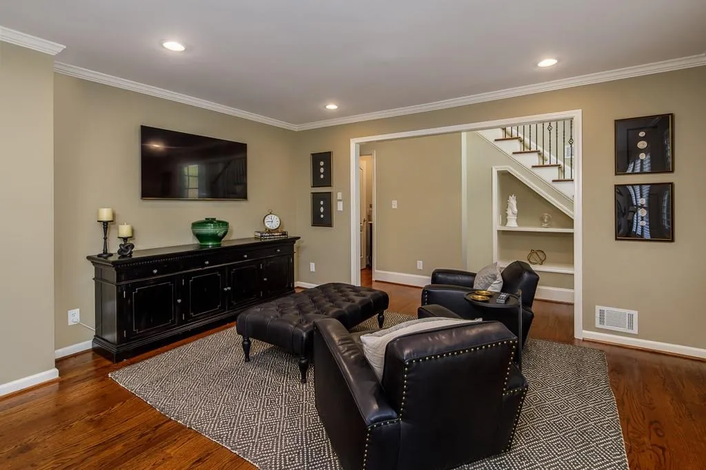 5095 Nesbit Ferry Lane, Sandy Springs, Georgia 30350, 4 Bedrooms Bedrooms, ,3 BathroomsBathrooms,Residential,Sold,5095 Nesbit Ferry Lane,6537279