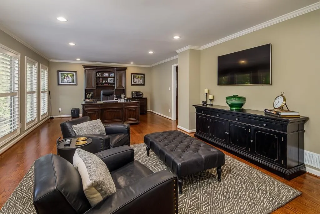 5095 Nesbit Ferry Lane, Sandy Springs, Georgia 30350, 4 Bedrooms Bedrooms, ,3 BathroomsBathrooms,Residential,Sold,5095 Nesbit Ferry Lane,6537279