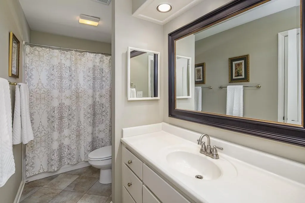 5095 Nesbit Ferry Lane, Sandy Springs, Georgia 30350, 4 Bedrooms Bedrooms, ,3 BathroomsBathrooms,Residential,Sold,5095 Nesbit Ferry Lane,6537279