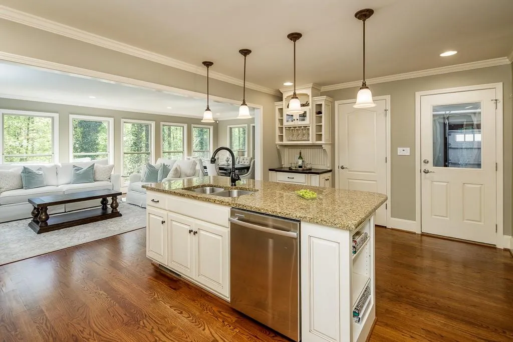 5095 Nesbit Ferry Lane, Sandy Springs, Georgia 30350, 4 Bedrooms Bedrooms, ,3 BathroomsBathrooms,Residential,Sold,5095 Nesbit Ferry Lane,6537279