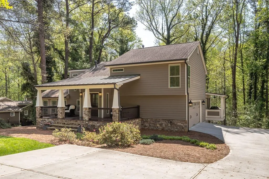 5095 Nesbit Ferry Lane, Sandy Springs, Georgia 30350, 4 Bedrooms Bedrooms, ,3 BathroomsBathrooms,Residential,Sold,5095 Nesbit Ferry Lane,6537279