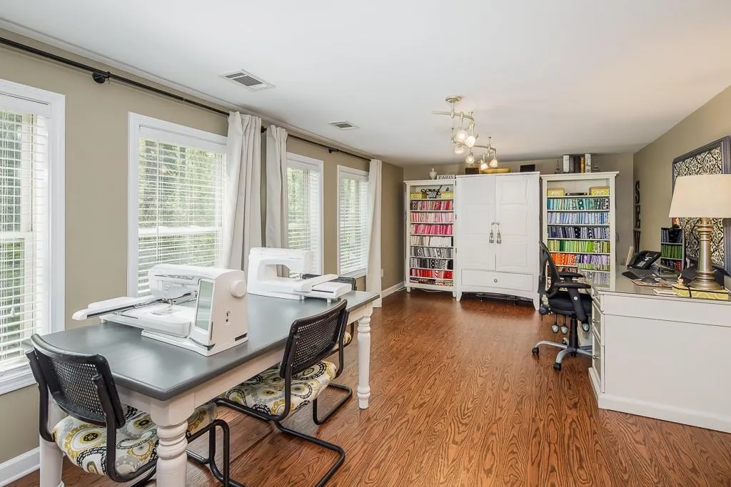 5095 Nesbit Ferry Lane, Sandy Springs, Georgia 30350, 4 Bedrooms Bedrooms, ,3 BathroomsBathrooms,Residential,Sold,5095 Nesbit Ferry Lane,6537279