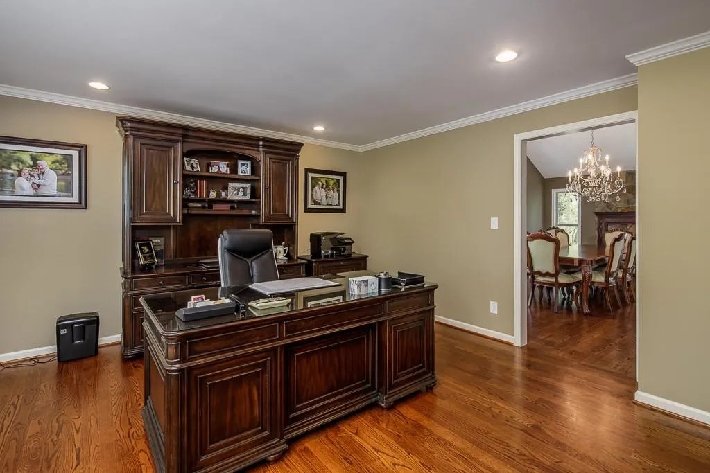 5095 Nesbit Ferry Lane, Sandy Springs, Georgia 30350, 4 Bedrooms Bedrooms, ,3 BathroomsBathrooms,Residential,Sold,5095 Nesbit Ferry Lane,6537279