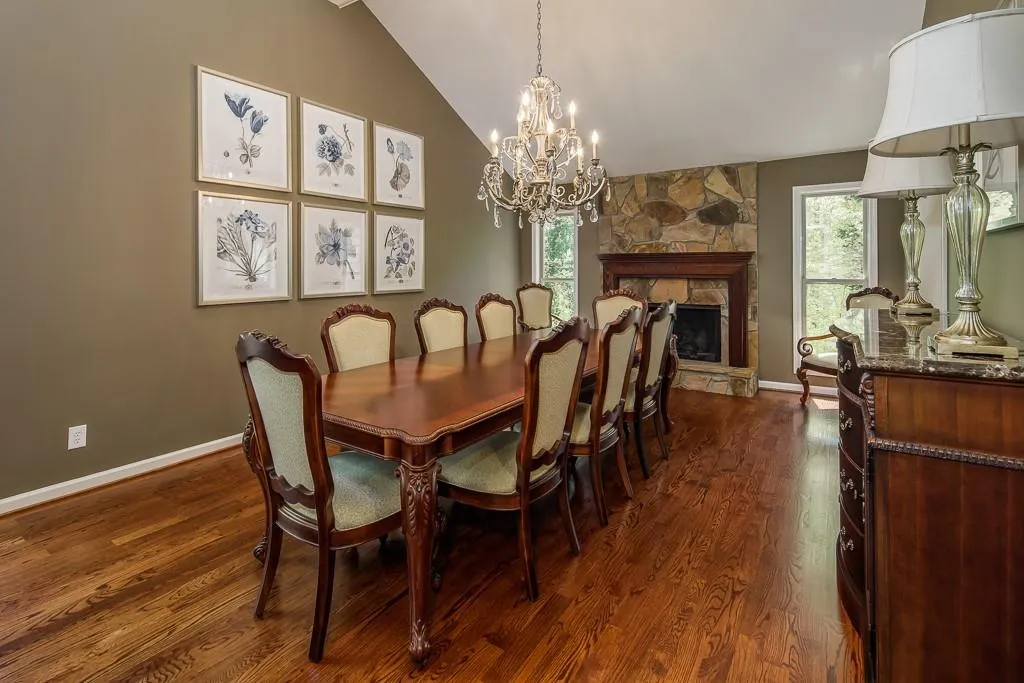 5095 Nesbit Ferry Lane, Sandy Springs, Georgia 30350, 4 Bedrooms Bedrooms, ,3 BathroomsBathrooms,Residential,Sold,5095 Nesbit Ferry Lane,6537279