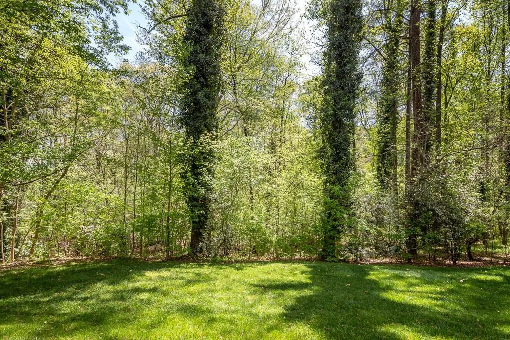 5095 Nesbit Ferry Lane, Sandy Springs, Georgia 30350, 4 Bedrooms Bedrooms, ,3 BathroomsBathrooms,Residential,Sold,5095 Nesbit Ferry Lane,6537279