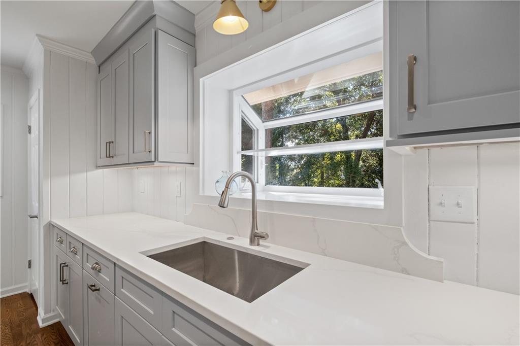 505 Gerry Lane, Sandy Springs, Georgia 30328, 4 Bedrooms Bedrooms, ,3 BathroomsBathrooms,Residential,Sold,505 Gerry Lane,7287350