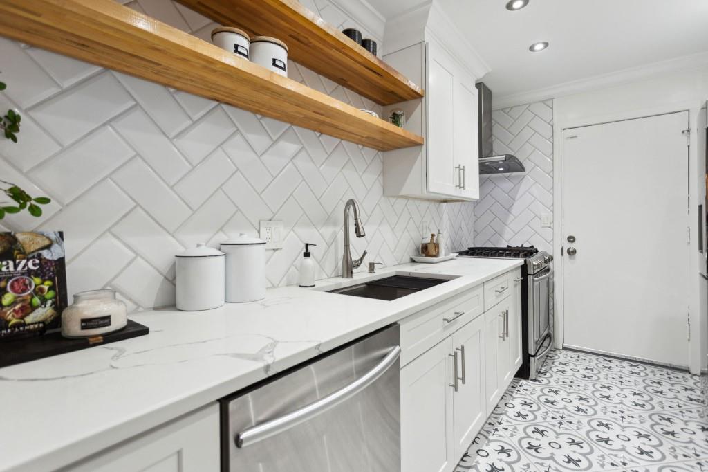 6851 Roswell Road Unit Q-7, Sandy Springs, Georgia 30328, 3 Bedrooms Bedrooms, ,2 BathroomsBathrooms,Residential,Sold,6851 Roswell Road Unit Q-7,7282352