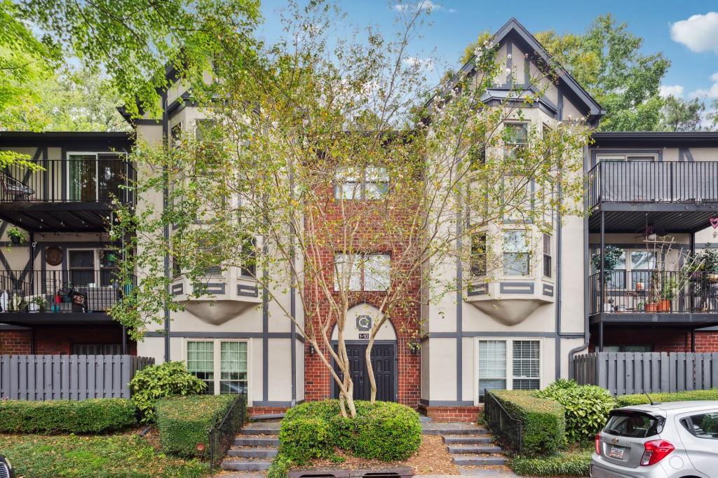6851 Roswell Road Unit Q-7, Sandy Springs, Georgia 30328, 3 Bedrooms Bedrooms, ,2 BathroomsBathrooms,Residential,Sold,6851 Roswell Road Unit Q-7,7282352
