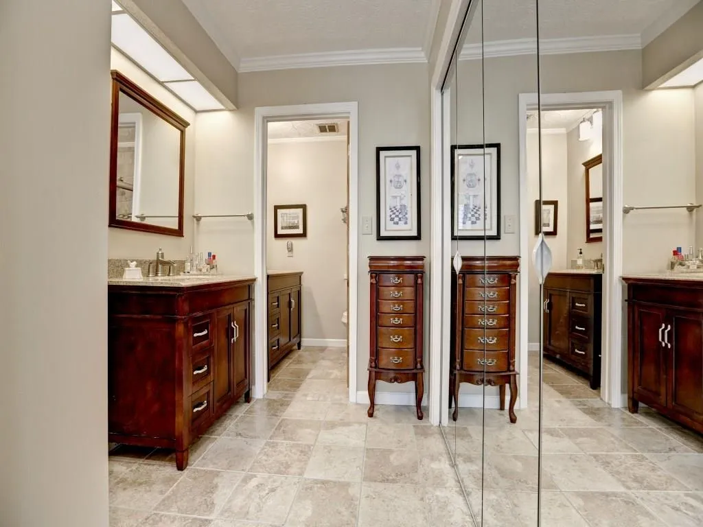 421 The North Chase Ne Unit 421, Sandy Springs, Georgia 30328, 4 Bedrooms Bedrooms, ,3 BathroomsBathrooms,Residential,Sold,421 The North Chase Ne Unit 421,5729659