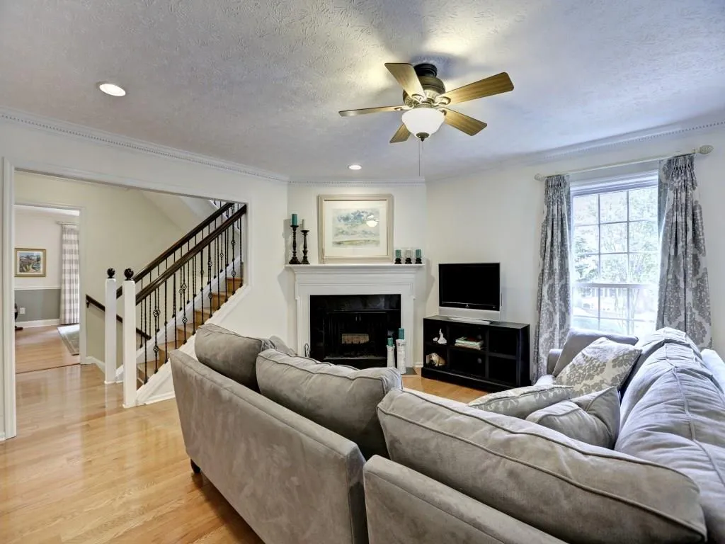 421 The North Chase Ne Unit 421, Sandy Springs, Georgia 30328, 4 Bedrooms Bedrooms, ,3 BathroomsBathrooms,Residential,Sold,421 The North Chase Ne Unit 421,5729659