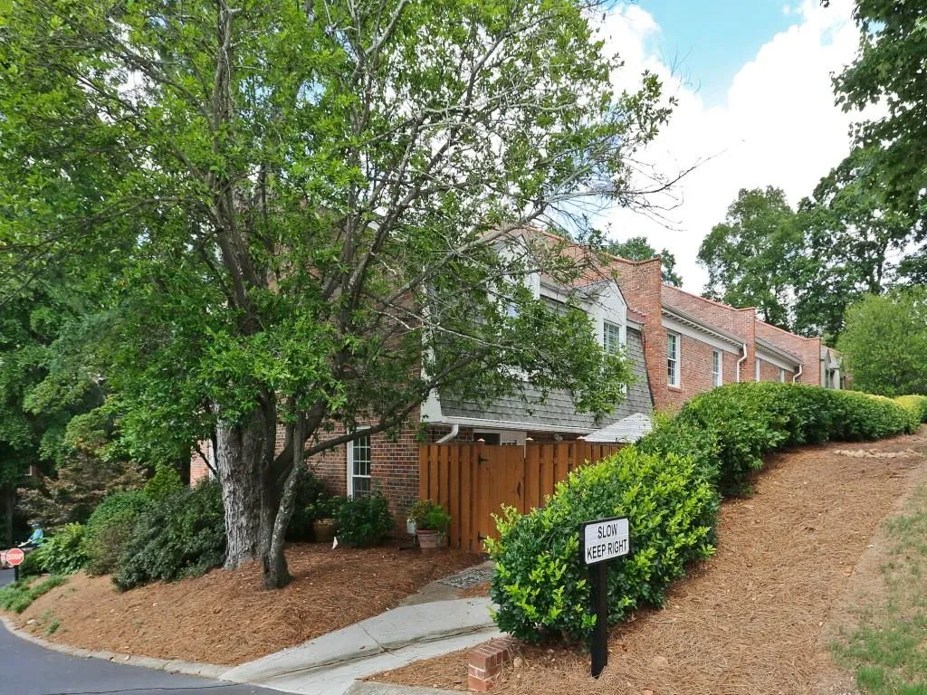 421 The North Chase Ne Unit 421, Sandy Springs, Georgia 30328, 4 Bedrooms Bedrooms, ,3 BathroomsBathrooms,Residential,Sold,421 The North Chase Ne Unit 421,5729659
