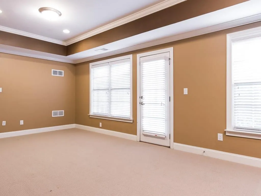 5469 Battery Lane Unit 16, Atlanta, Georgia 30342, 3 Bedrooms Bedrooms, ,2 BathroomsBathrooms,Residential,Sold,5469 Battery Lane Unit 16,5651739