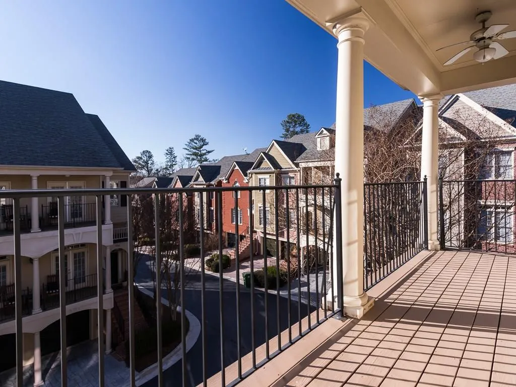 5469 Battery Lane Unit 16, Atlanta, Georgia 30342, 3 Bedrooms Bedrooms, ,2 BathroomsBathrooms,Residential,Sold,5469 Battery Lane Unit 16,5651739
