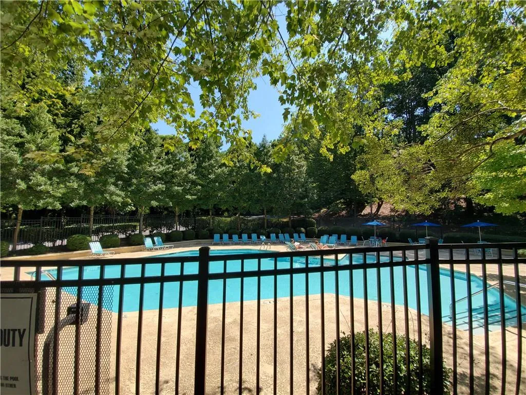 1407 Huntingdon Chase, Sandy Springs, Georgia 30350, 1 Bedroom Bedrooms, ,1 BathroomBathrooms,Residential,Sold,1407 Huntingdon Chase,6611373
