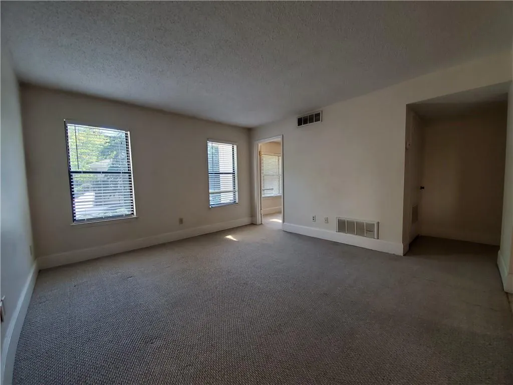 1407 Huntingdon Chase, Sandy Springs, Georgia 30350, 1 Bedroom Bedrooms, ,1 BathroomBathrooms,Residential,Sold,1407 Huntingdon Chase,6611373