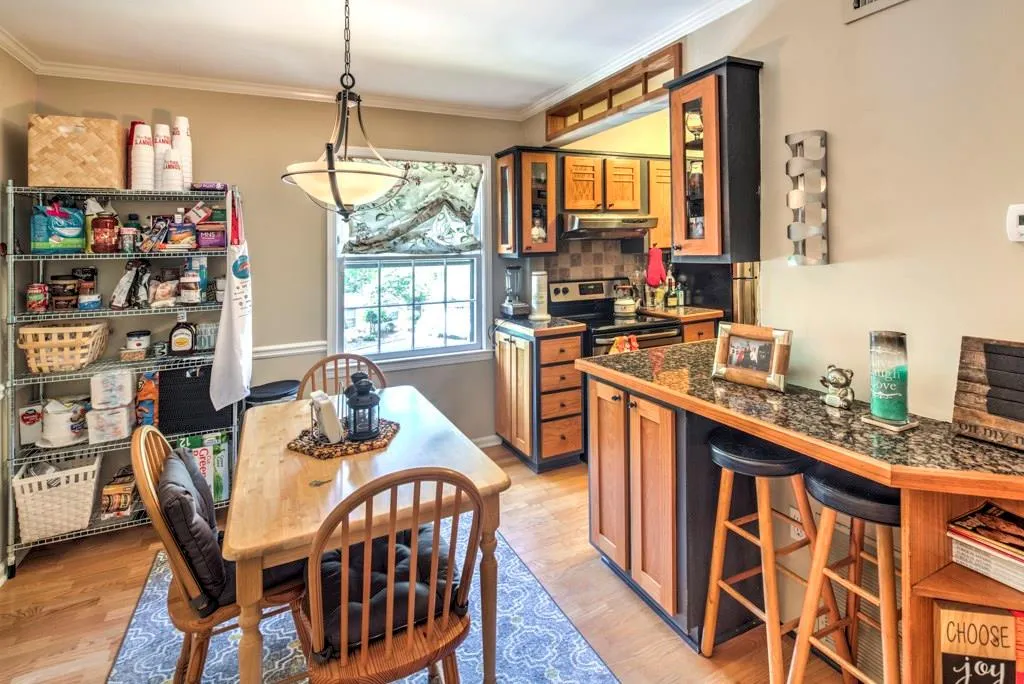 59 Monet Court Nw, Atlanta, Georgia 30327, 1 Bedroom Bedrooms, ,1 BathroomBathrooms,Residential,Sold,59 Monet Court Nw,5896632