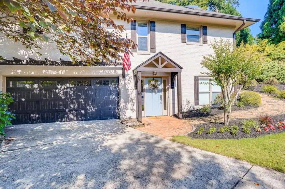 290 Halah Circle, Sandy Springs, Georgia 30328, 3 Bedrooms Bedrooms, ,2 BathroomsBathrooms,Residential,Sold,290 Halah Circle,6899848