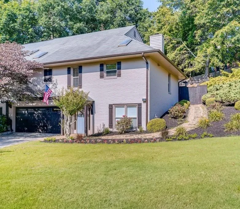 290 Halah Circle, Sandy Springs, Georgia 30328, 3 Bedrooms Bedrooms, ,2 BathroomsBathrooms,Residential,Sold,290 Halah Circle,6899848